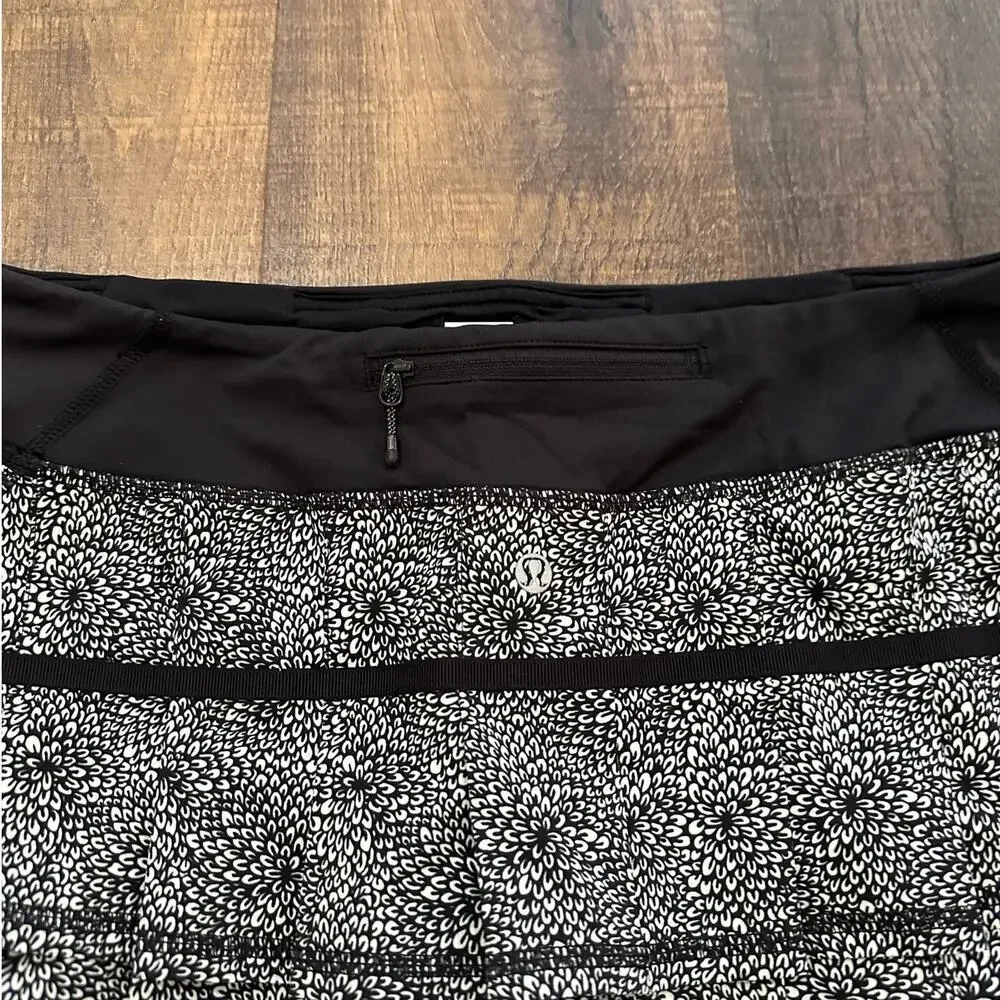 Lululemon Pace Rival Skirt Black White Floral Running Tennis Skort Size 8